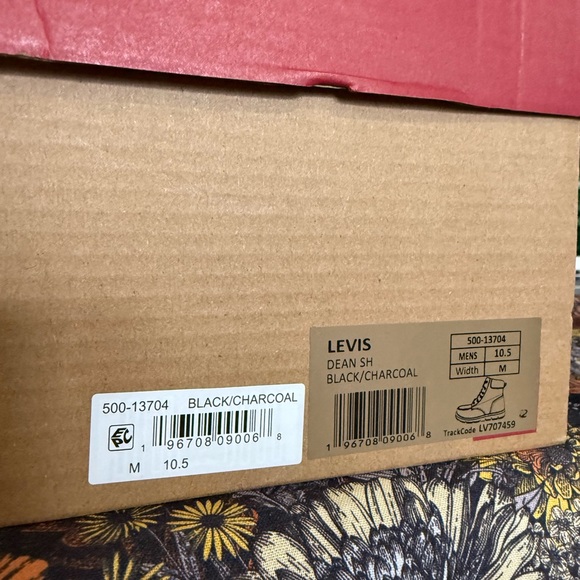 Levi's Black Leather Men's Boots - Picture 4 of 5